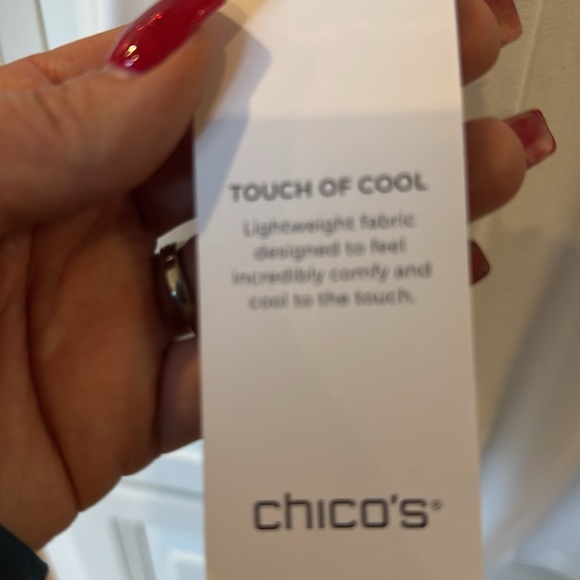 Chico’s white scoop neck top - Picture 2 of 4